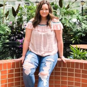 Meet your Posher, Olivia